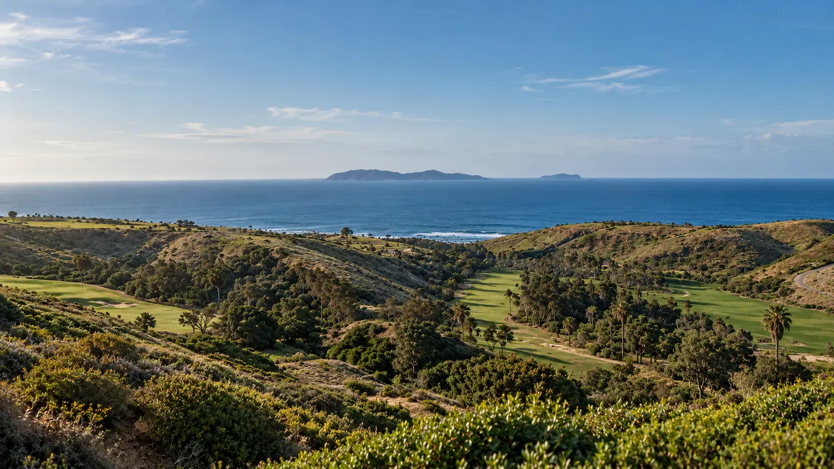 Valle y campo de golf de Real del Mar frente al mar